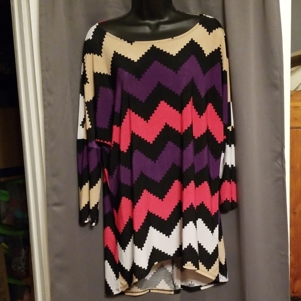 Moa USA hi- lo tunic‎ size approximately L/…